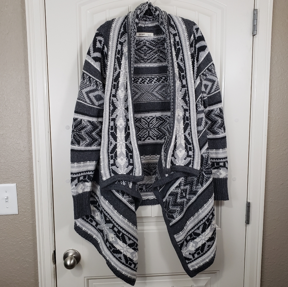 Old Navy Gray & White Thick Knit Cardigan